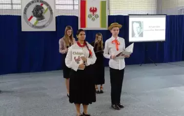 Apel poświęcony patronom szkoły 06.12.2024 r. 33