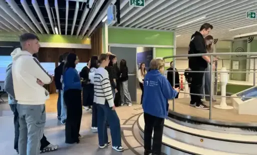 Uczniowie w Morskim Centrum Nauki w Szczecinie